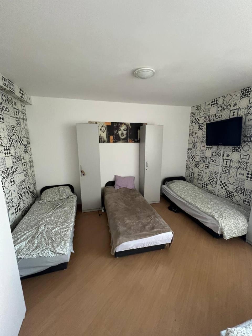 Hostel „U Sashka” ワルシャワ エクステリア 写真