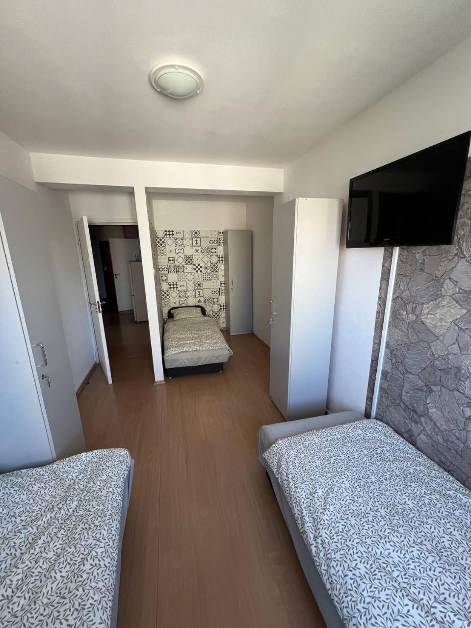 Hostel „U Sashka” ワルシャワ エクステリア 写真